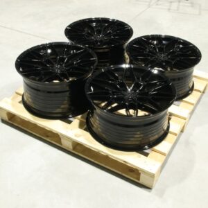 Set of CVR6 20x9,5 ET25 + 20x10,5 ET35 5x120 Gloss Black