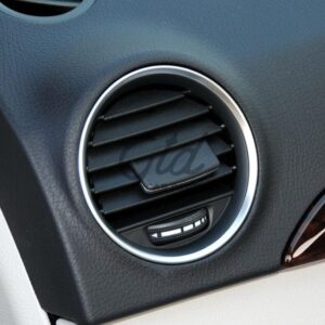 Alternative view of Ventilação Central Esquerda Preta Mercedes-Benz LCI Classe C W204 2011-2014