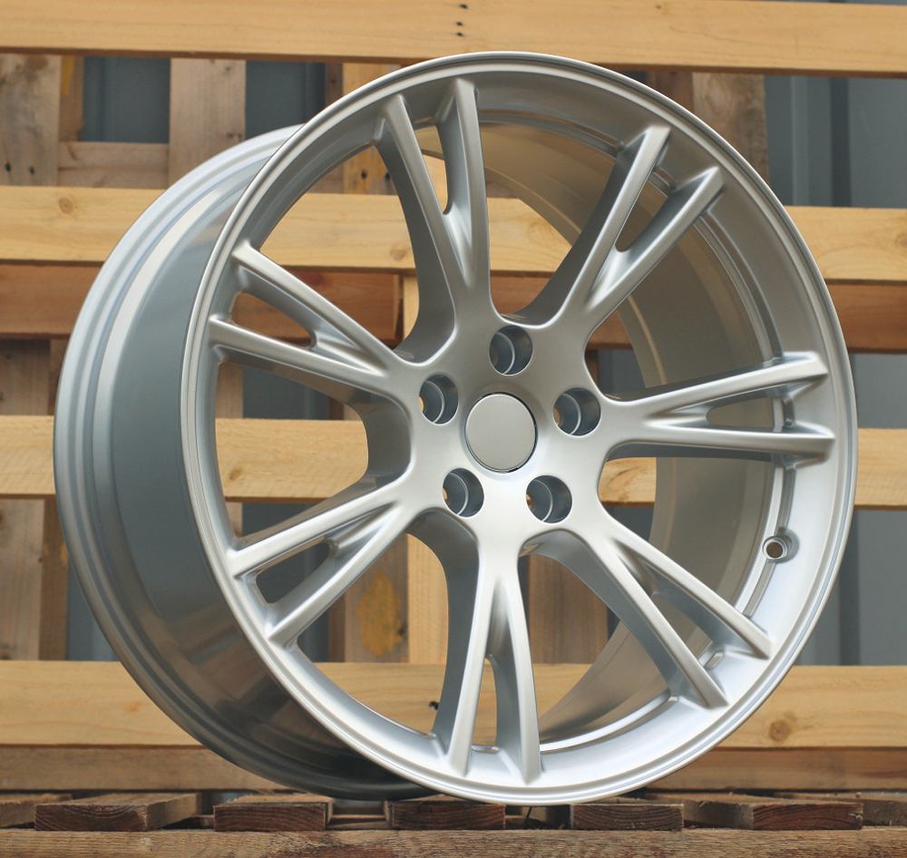 Jante Tesla 19x9,5 ET45 5x114,3 - Silver Shining