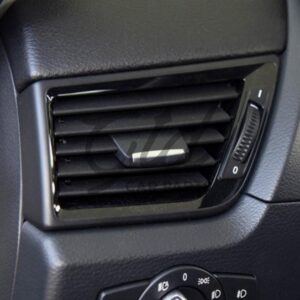 Alternative view of Moldura P/ Grelha Ventilação Frontal Esquerda Preto Brilhante BMW X1 E84 2010-2015