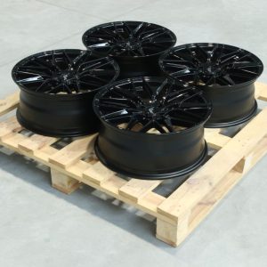 Set of JR28 18x7,5 ET33 4x100 Gloss Black