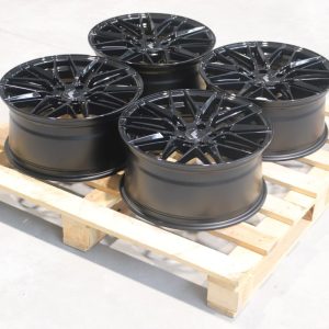 Set of JR28 18x8,5 ET40 5x114,3 Gloss Black