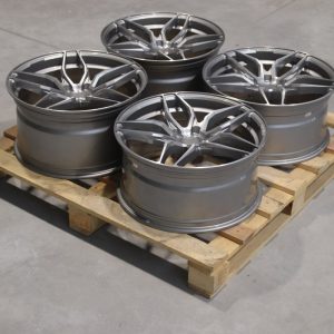Set of CVR3 20x9,5 ET25 + 20x10,5 ET15 5x112 Brushed Titanium
