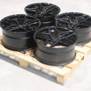 Set of CVR2 20x9 ET27 + 20x10 ET35 5x120 Gloss Black