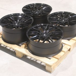 Set of JR28 20x8,5 ET25 + 20x10 ET40 5x112 Gloss Black