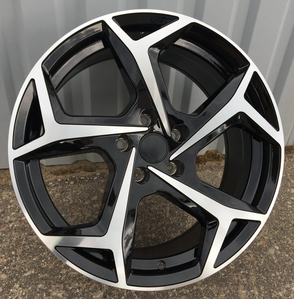 Jante Volkswagen 18x8 ET44 5x112 - Black Polished