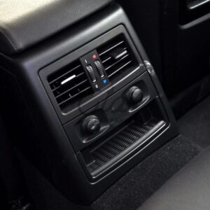 Alternative view of Moldura Traseira Consola Central Cinza BMW Série 3 E90 E91 v2