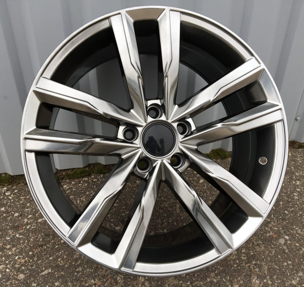Jante Volkswagen 16x6,5 ET45 5x112 - Hyper Black