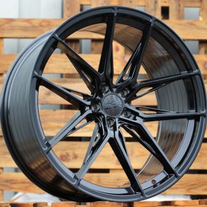 Jante HAXER 21x9 ET40 5x108 - F Black