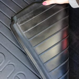TAPETE BORRACHA P/ MALA DRYZONE JAECOO J5 EV 2025-2026 PISO SUPERIOR - Image 9