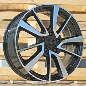 Jante Nissan 18x7,5 ET40 5x114,3 - Black Polished