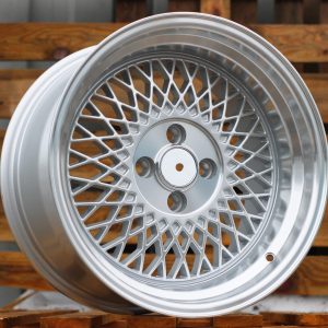 Jante RACIN 15x8 ET20 4x100 - Silver+Polished Lip