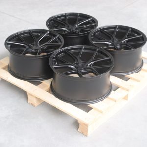 Jante JR Wheels Complete Sets 19x9 ET35 5x114,3 - Matt Black