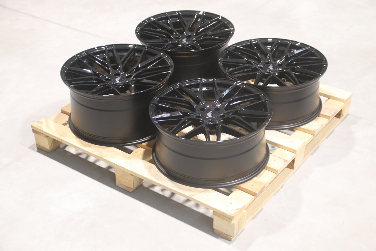 Jante JR Wheels Complete Sets 20x10;8,5 ET30 5x112 - Black