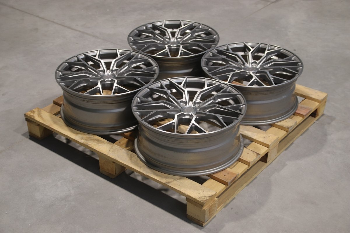 Jante Concaver Complete Sets 20x8 ET40 5x120 - Brushed Titanium