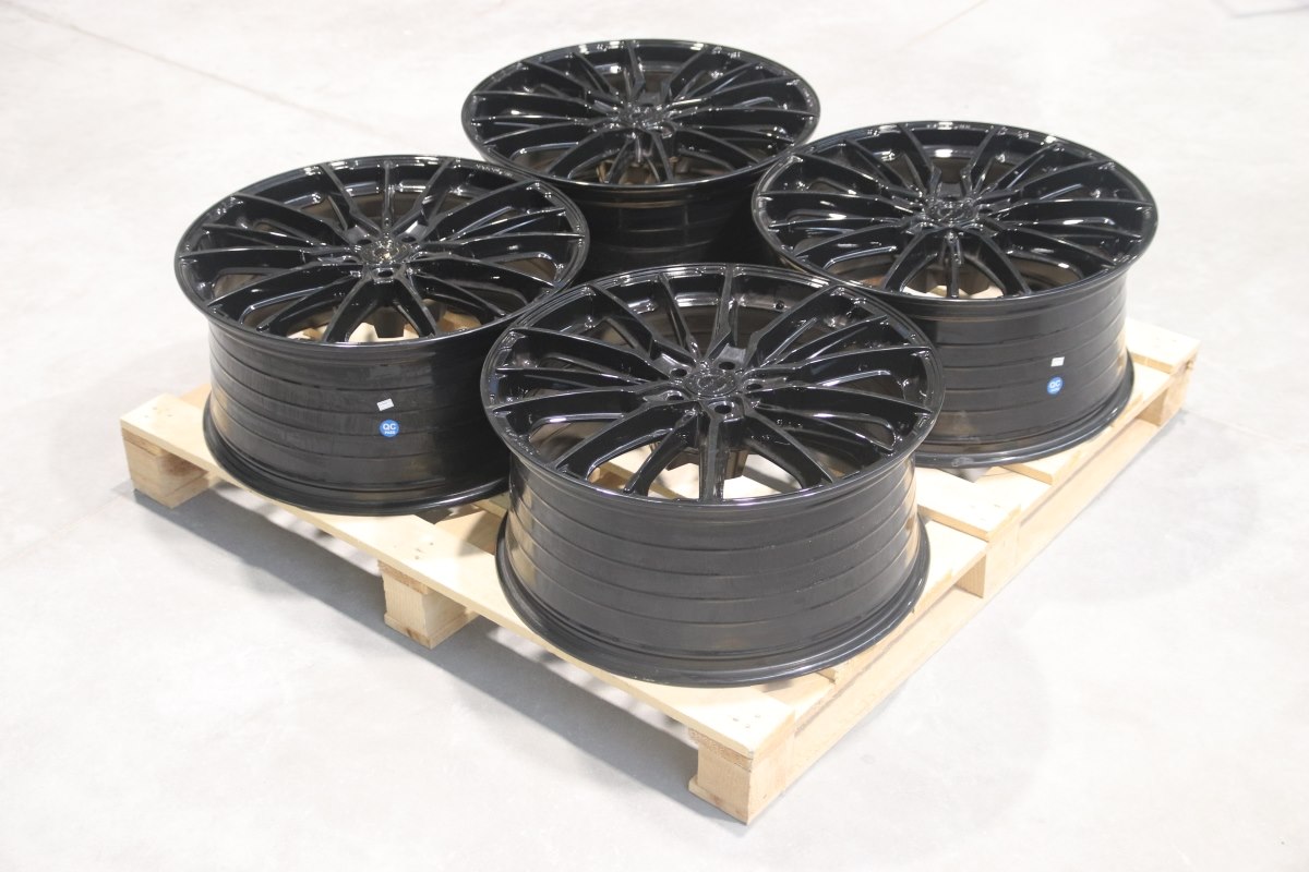 Jante Concaver Complete Sets 22x10 ET25 5x112 - Platinum Black