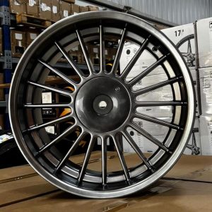 Jante Pesa Wheels PW2205 18×8,5 ET13 5×120 – Hyper Black