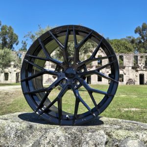 Jante Pesa Wheels PW2982 19×8,5 ET30 5×112 – Gloss Black - Image 3
