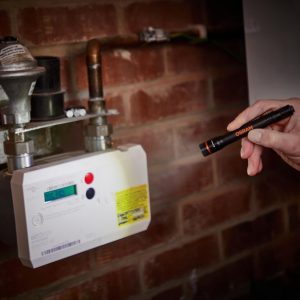 Lanterna LED OSRAM TORCH 250 ESSENTIAL com Foco Ajustável - Image 7
